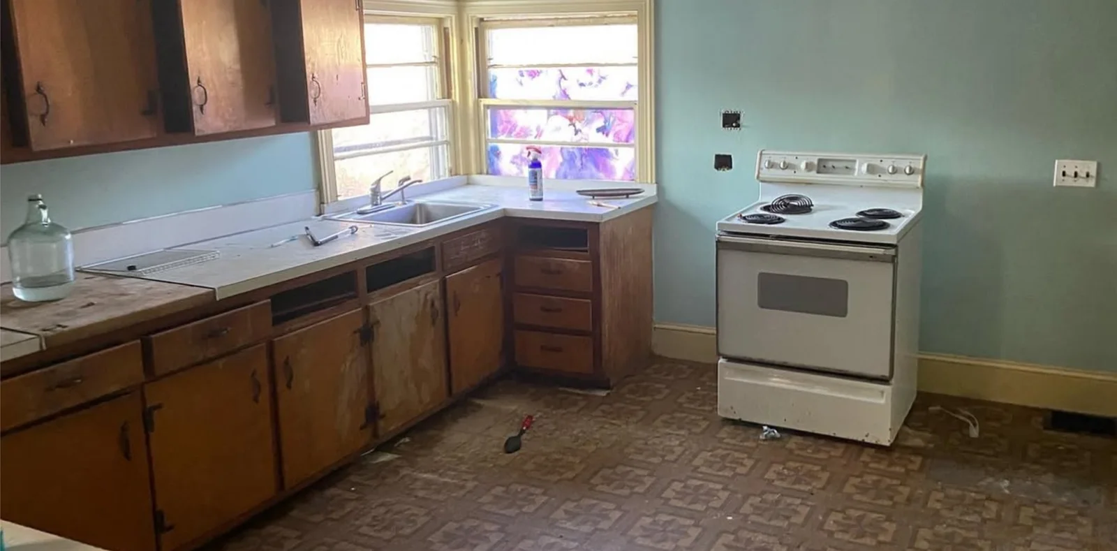 Kitchen remodel before Tauro Builders